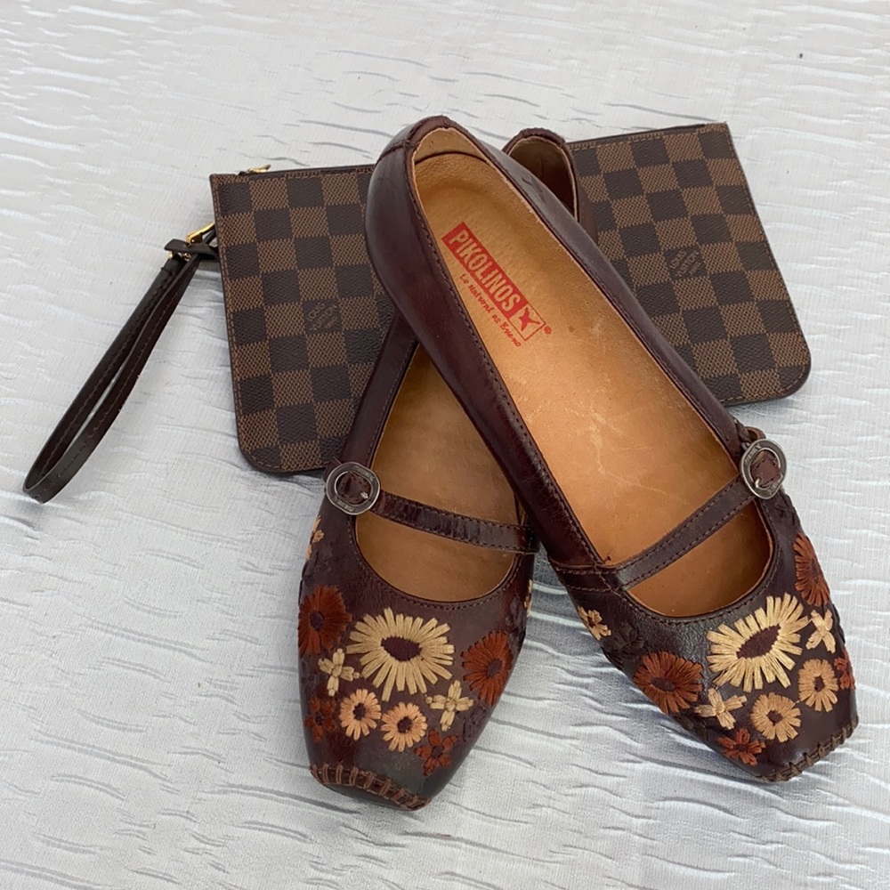 Pikolinos brown woven floral Mary Jane